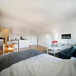 Apartment P & B *